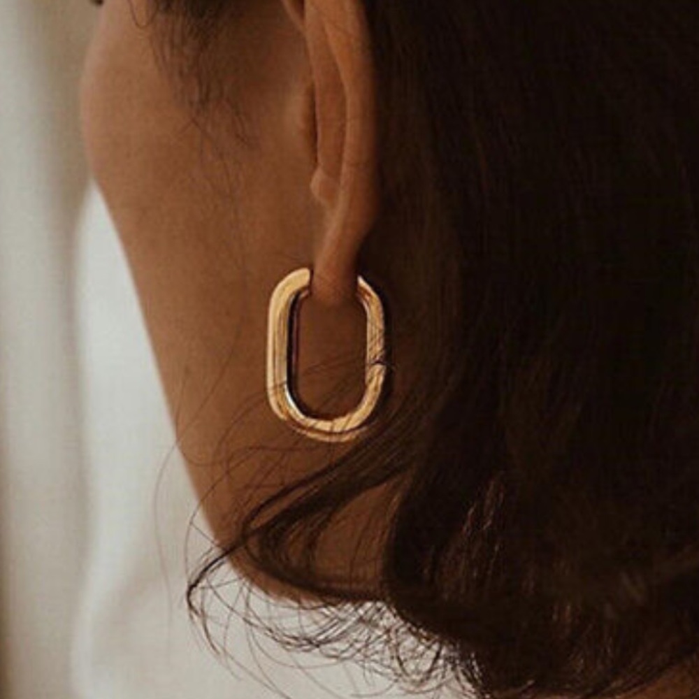 NWT OVAL SHAPE 18K GOLD PLATED Earrings